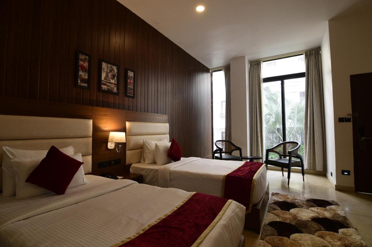 Hotel Park Regis Goa à Arpora Extérieur photo