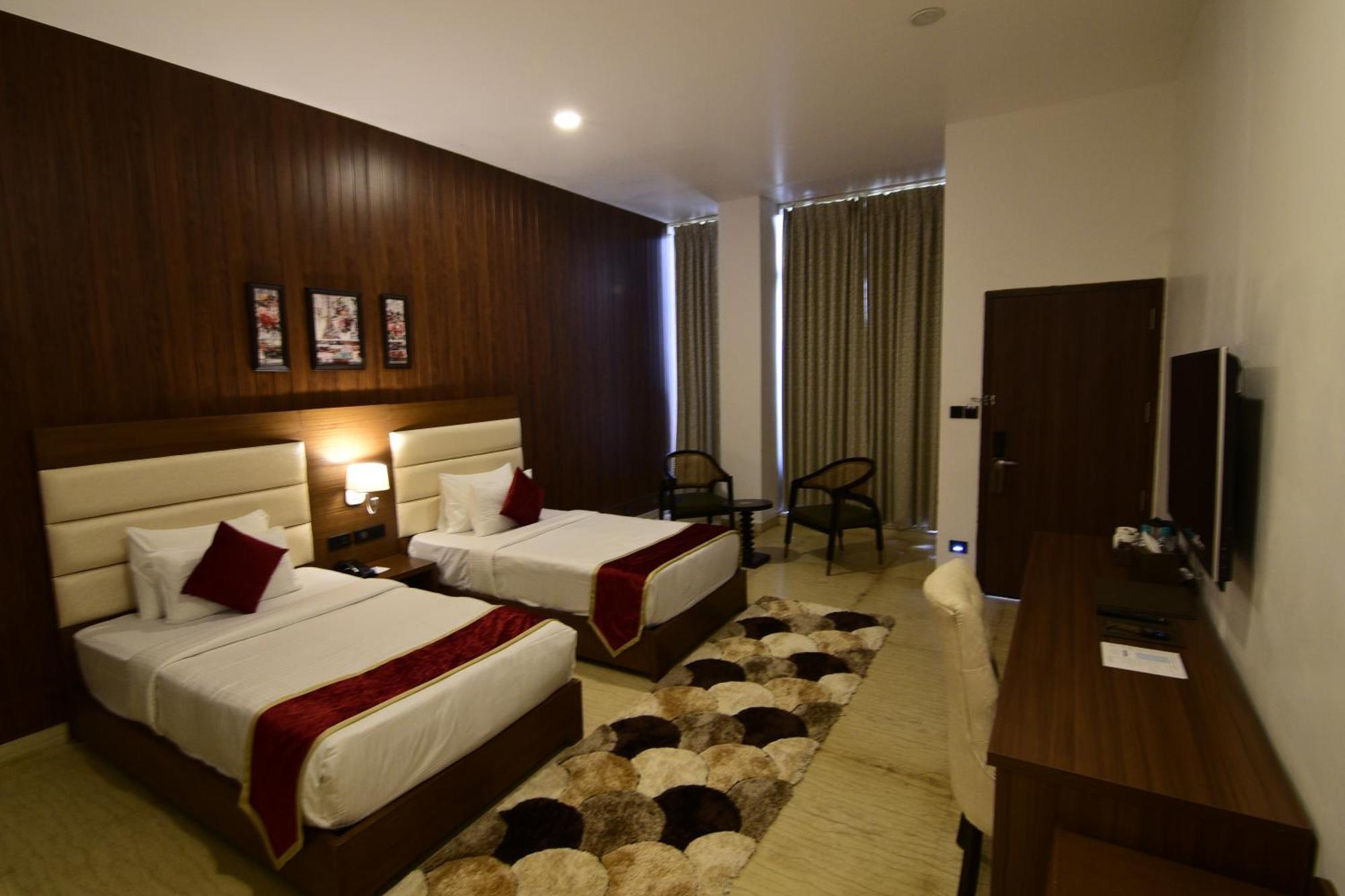 Hotel Park Regis Goa à Arpora Extérieur photo