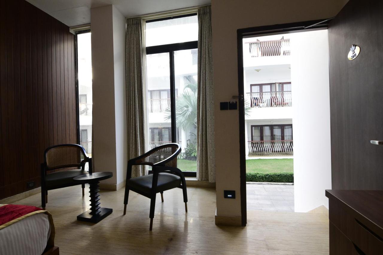Hotel Park Regis Goa à Arpora Extérieur photo