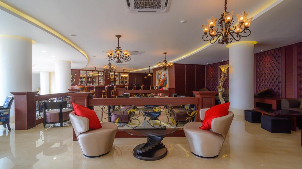 Hotel Park Regis Goa à Arpora Extérieur photo
