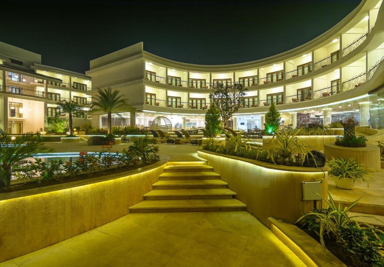Hotel Park Regis Goa à Arpora Extérieur photo