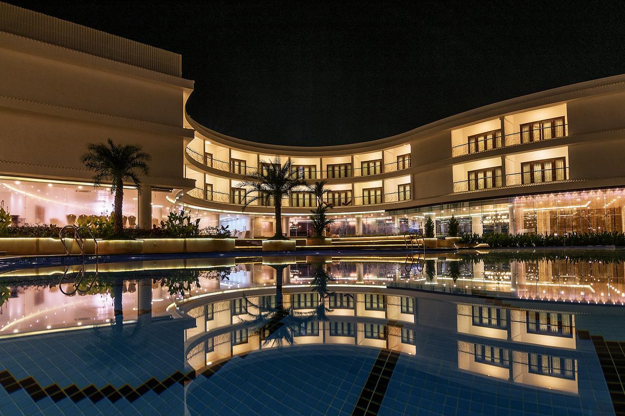 Hotel Park Regis Goa à Arpora Extérieur photo