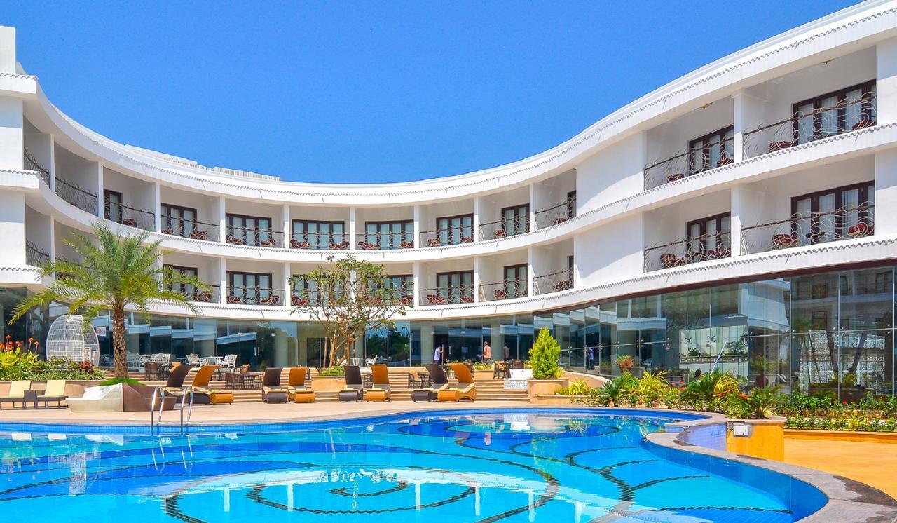 Hotel Park Regis Goa à Arpora Extérieur photo