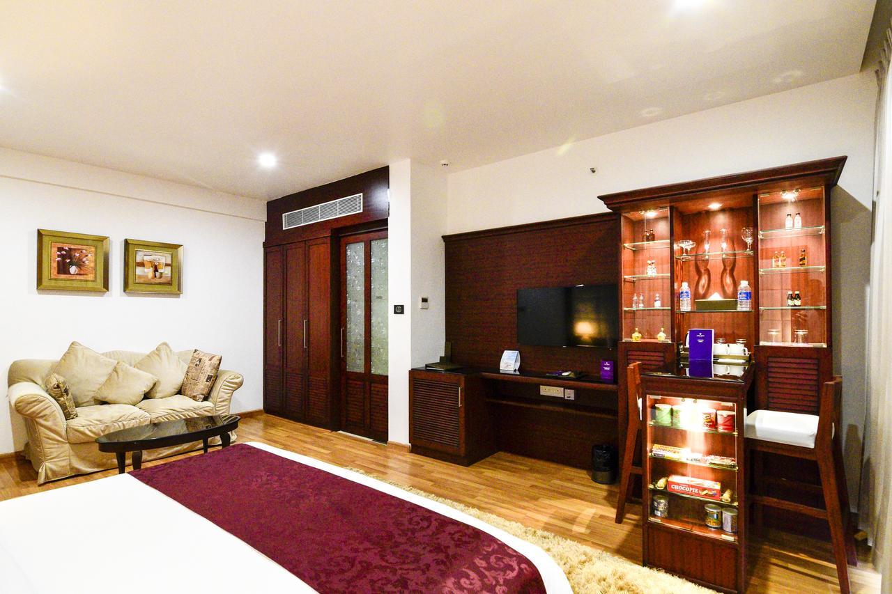 Hotel Park Regis Goa à Arpora Extérieur photo