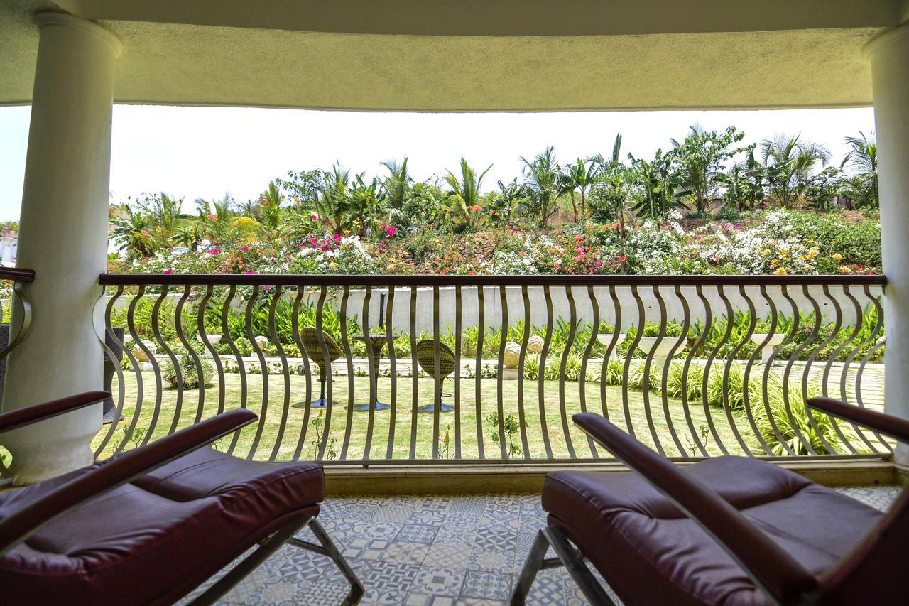 Hotel Park Regis Goa à Arpora Extérieur photo