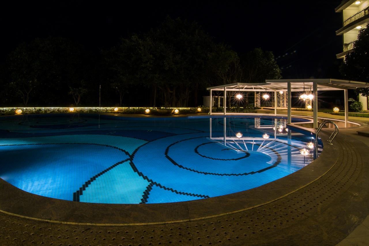 Hotel Park Regis Goa à Arpora Extérieur photo