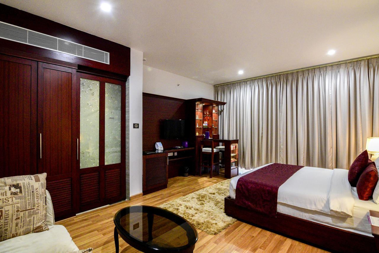 Hotel Park Regis Goa à Arpora Extérieur photo